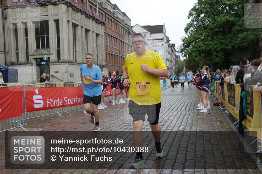 13.09.2026 - Kiel Lauf Yannick Fuchs http://msf.ph/oto/10430388 13.09.2026 11:13:00 Ziel 1168, 3622, 5061, 7065, 11369, 625, 1602, 2827, 2968, 3598, 4461, 4899, 5027, 9300, 9571, 9799, 11599, 12193, 12396, 2696, 3882, 5472, 625, 1000, 1580, 1782, 2968 meine-sportfotos.de