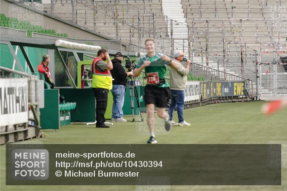 13.09.2026 - 21. swb-Marathon Bremen Michael Burmester http://msf.ph/oto/10430394 13.09.2026 12:22:13 Laufen im Stadion 129, 236, 642, 1957, 1238 meine-sportfotos.de