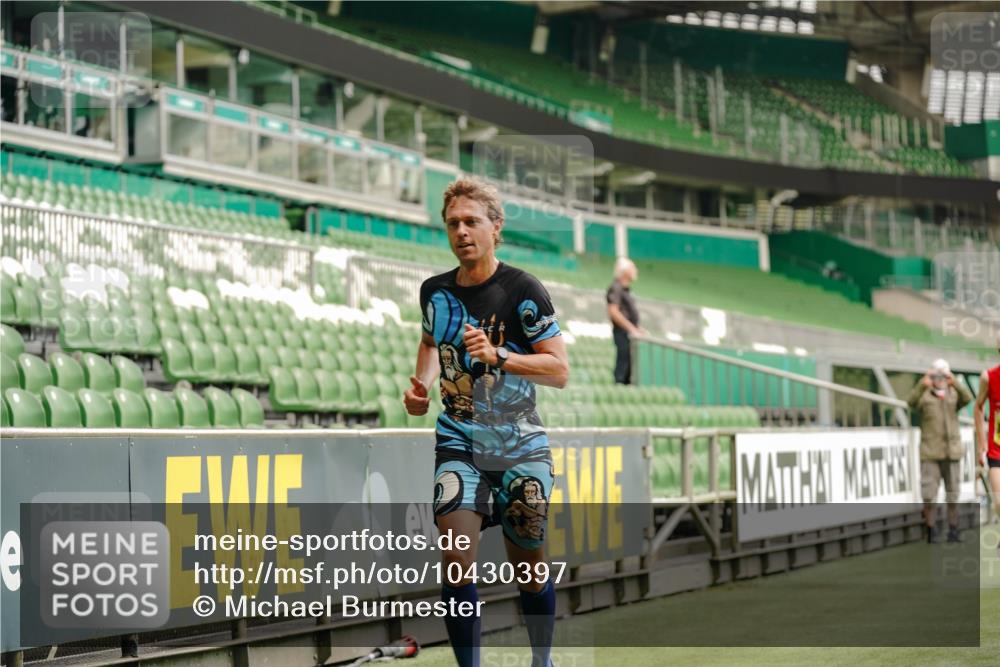 13.09.2026 - 21. swb-Marathon Bremen Michael Burmester http://msf.ph/oto/10430397 13.09.2026 10:21:37 Laufen im Stadion 10244, 10261, 10262, 10302, 10818, 10926, 10961, 10994, 11067, 11068, 11083, 11142, 11176, 11338, 11454, 11512, 11619, 11738, 11854, 11916, 11944, 11964, 12289, 12324, 12413, 12456, 12513, 12520, 12538, 12540, 13505, 13507, 13514, 13535, 13539, 13540, 13548, 13551, 13558, 13559, 13568, 13575, 13583, 13587, 13588, 13590, 13605, 13606, 13608, 13619, 13633, 13636, 13637, 12457, 12458, 13504, 13510, 13522, 13533, 13534, 13536, 13543, 13554, 13561, 13564 meine-sportfotos.de