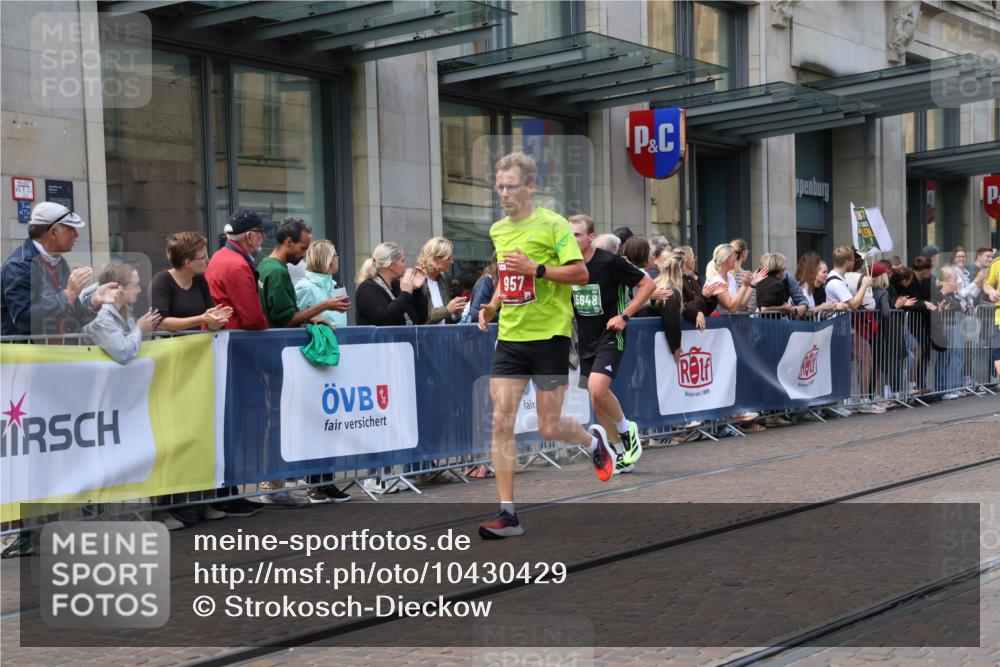 13.09.2026 - 21. swb-Marathon Bremen Strokosch-Dieckow http://msf.ph/oto/10430429 13.09.2026 13:10:23 Ziel 384, 640, 1181, 1385, 1498, 1554, 2347, 2605, 4023, 4727, 5066, 5152, 5155, 5168, 5314, 5387, 5620, 5648, 6267, 7115, 7136, 7881, 9659, 13248, 604, 623, 640, 957, 1277, 3959, 5532, 8033, 8064, 8709, 9817 meine-sportfotos.de