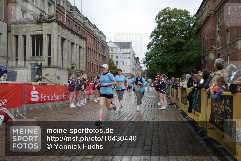 13.09.2026 - Kiel Lauf Yannick Fuchs http://msf.ph/oto/10430440 13.09.2026 11:13:08 Ziel 2696, 3882, 5061, 5472, 11369, 1168, 1602, 2827, 3598, 3622, 4461, 4899, 5027, 7065, 9300, 9571, 9799, 11599, 12193, 12396, 2290, 4299, 6237, 10432, 11666, 12234, 625, 2968, 9571, 11599 meine-sportfotos.de
