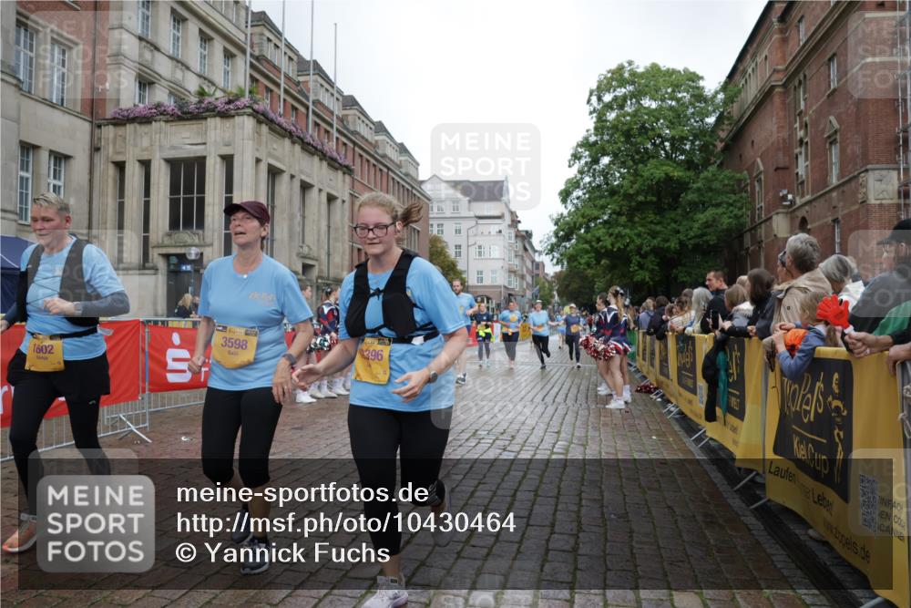 13.09.2026 - Kiel Lauf Yannick Fuchs http://msf.ph/oto/10430464 13.09.2026 11:13:11 Ziel 2696, 3882, 5472, 11369, 1168, 1602, 2827, 3598, 3622, 4461, 4899, 5027, 5061, 7065, 9300, 9799, 12193, 12396, 2290, 2607, 4299, 6237, 9860, 10432, 11210, 11666, 12234, 1602, 3598, 9300, 9571, 11599, 12396 meine-sportfotos.de
