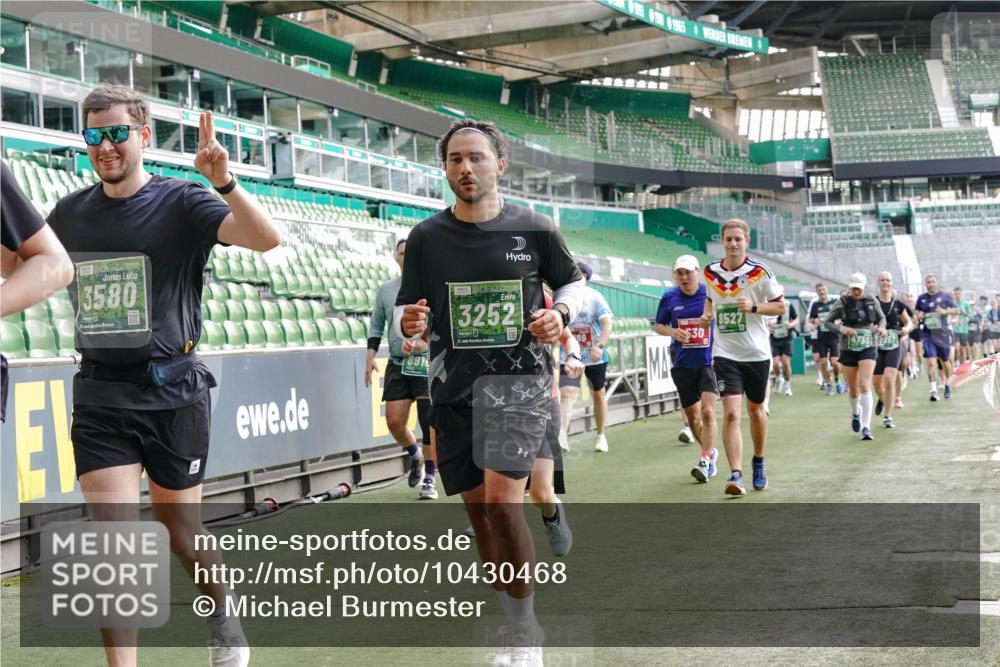 13.09.2026 - 21. swb-Marathon Bremen Michael Burmester http://msf.ph/oto/10430468 13.09.2026 13:27:55 Laufen im Stadion 111, 186, 220, 357, 364, 390, 478, 597, 726, 829, 833, 888, 925, 1077, 1079, 1220, 1298, 1325, 1412, 1496, 1608, 1700, 1741, 1769, 1958, 1961, 1984, 2236, 2273, 2309, 2365, 2388, 2404, 2428, 2472, 2502, 2507, 2542, 2574, 2582, 2593, 2725, 2743, 2748, 2875, 2876, 2923, 2965, 3045, 3050, 3061, 3073, 3084, 3154, 3184, 3219, 3540, 3589, 3592, 3694, 3756, 3826, 3853, 3885, 3907, 3978, 4108, 4238, 4457, 4660 meine-sportfotos.de