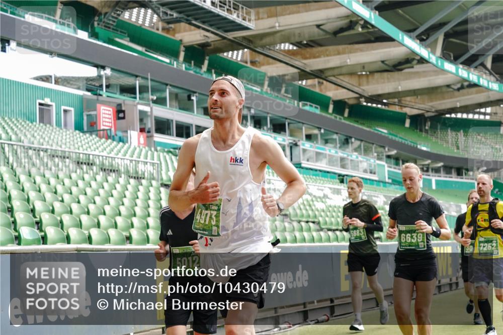 13.09.2026 - 21. swb-Marathon Bremen Michael Burmester http://msf.ph/oto/10430479 13.09.2026 13:03:49 Laufen im Stadion 209, 210, 488, 534, 565, 596, 725, 762, 881, 936, 940, 1014, 1343, 1373, 1458, 1460, 1479, 1611, 1649, 1653, 1771, 2223, 2276, 2364, 2369, 2421, 2434, 2452, 2513, 2625, 2668, 2779, 2851, 2872, 2891, 2900, 2910, 2934, 2957, 2977, 3028, 3114, 3135, 3217, 3258, 3360, 3402, 3419, 3425, 3454, 3460, 3496, 3510, 3521, 3576, 3579, 3585, 3597, 3603, 3618, 3721, 3796, 3846, 3852, 3859, 3893, 3909, 3938, 3970, 3983, 4077, 4133, 4506, 4558, 242 meine-sportfotos.de