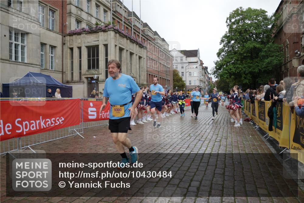 13.09.2026 - Kiel Lauf Yannick Fuchs http://msf.ph/oto/10430484 13.09.2026 11:13:13 Ziel 2696, 3882, 5472, 11369, 1168, 2827, 3622, 4461, 4899, 5027, 5061, 7065, 9300, 9799, 12193, 328, 2290, 2607, 4299, 6237, 8492, 9860, 10432, 11210, 11666, 12234, 1602, 3598, 5027, 9300, 9571, 11599, 12396 meine-sportfotos.de