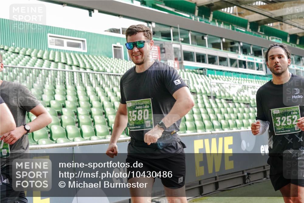 13.09.2026 - 21. swb-Marathon Bremen Michael Burmester http://msf.ph/oto/10430486 13.09.2026 13:27:56 Laufen im Stadion 111, 186, 220, 357, 364, 390, 478, 597, 726, 829, 833, 888, 925, 1077, 1079, 1220, 1298, 1325, 1412, 1496, 1608, 1700, 1741, 1769, 1958, 1961, 1984, 2236, 2273, 2309, 2365, 2388, 2404, 2428, 2472, 2502, 2507, 2542, 2574, 2582, 2593, 2725, 2743, 2748, 2875, 2876, 2923, 2965, 3045, 3050, 3061, 3073, 3084, 3154, 3184, 3219, 3540, 3589, 3592, 3694, 3756, 3826, 3853, 3885, 3907, 3978, 4108, 4238, 4457, 4660 meine-sportfotos.de