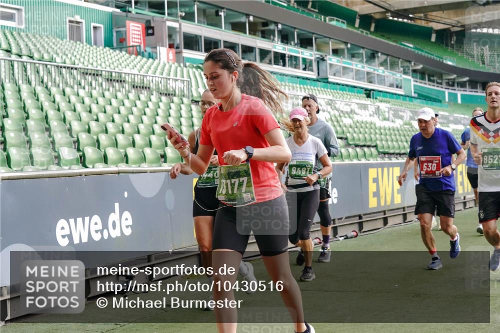 13.09.2026 - 21. swb-Marathon Bremen Michael Burmester http://msf.ph/oto/10430516 13.09.2026 13:27:57 Laufen im Stadion 111, 186, 220, 357, 364, 390, 478, 597, 726, 829, 833, 888, 925, 1079, 1220, 1298, 1325, 1412, 1496, 1608, 1700, 1741, 1769, 1958, 1961, 1984, 2236, 2273, 2309, 2365, 2388, 2404, 2428, 2472, 2502, 2507, 2542, 2574, 2582, 2593, 2725, 2743, 2748, 2875, 2876, 2923, 2965, 3045, 3050, 3061, 3073, 3084, 3154, 3184, 3219, 3540, 3589, 3592, 3694, 3756, 3826, 3853, 3885, 3907, 3978, 4108, 4238, 4457, 4660 meine-sportfotos.de