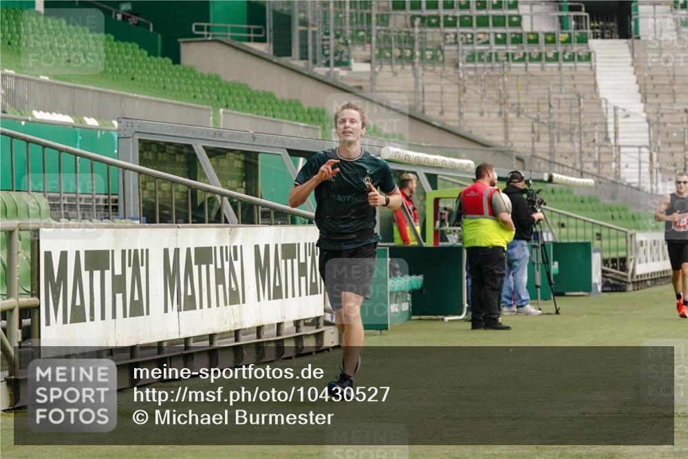 13.09.2026 - 21. swb-Marathon Bremen Michael Burmester http://msf.ph/oto/10430527 13.09.2026 12:23:11 Laufen im Stadion 129, 236, 798, 1483, 1490, 1567, 1238 meine-sportfotos.de