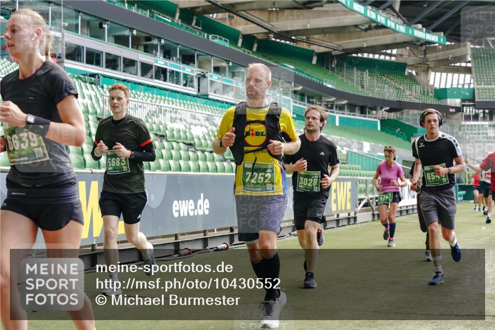 13.09.2026 - 21. swb-Marathon Bremen Michael Burmester http://msf.ph/oto/10430552 13.09.2026 13:03:51 Laufen im Stadion 209, 210, 488, 534, 565, 596, 725, 762, 881, 936, 940, 1014, 1343, 1373, 1456, 1458, 1460, 1479, 1611, 1649, 1653, 1771, 2223, 2276, 2364, 2369, 2421, 2430, 2434, 2452, 2513, 2625, 2779, 2851, 2872, 2891, 2900, 2910, 2934, 2957, 2977, 3028, 3114, 3135, 3217, 3258, 3360, 3402, 3419, 3425, 3454, 3460, 3496, 3510, 3521, 3576, 3579, 3585, 3597, 3618, 3796, 3846, 3852, 3859, 3893, 3909, 3938, 3970, 3983, 4077, 4133, 4558, 242 meine-sportfotos.de