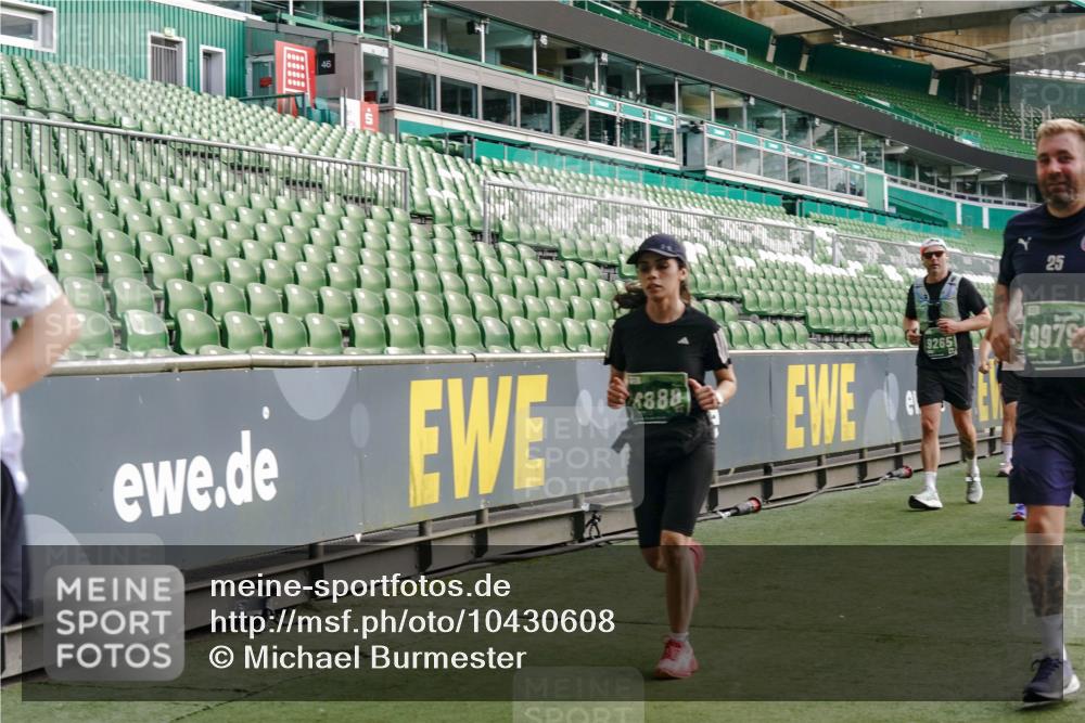 13.09.2026 - 21. swb-Marathon Bremen Michael Burmester http://msf.ph/oto/10430608 13.09.2026 13:28:04 Laufen im Stadion 111, 186, 220, 357, 364, 390, 478, 597, 726, 829, 888, 925, 1079, 1220, 1298, 1325, 1412, 1496, 1608, 1700, 1741, 1769, 1777, 1958, 1961, 1984, 2236, 2309, 2365, 2388, 2404, 2472, 2502, 2507, 2542, 2574, 2582, 2593, 2725, 2743, 2748, 2868, 2875, 2876, 2923, 3045, 3050, 3061, 3073, 3084, 3154, 3184, 3219, 3540, 3589, 3592, 3595, 3694, 3756, 3798, 3826, 3853, 3885, 3907, 3978, 3987, 4108, 4238, 4457, 4660 meine-sportfotos.de