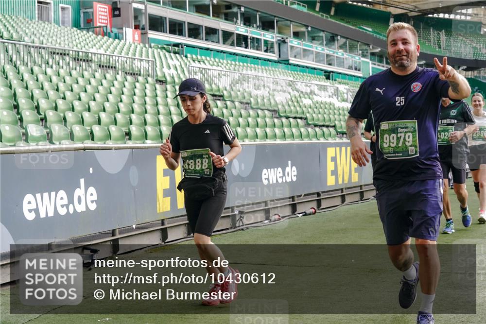 13.09.2026 - 21. swb-Marathon Bremen Michael Burmester http://msf.ph/oto/10430612 13.09.2026 13:28:04 Laufen im Stadion 111, 186, 220, 357, 364, 390, 478, 597, 726, 829, 888, 925, 1079, 1220, 1298, 1325, 1412, 1496, 1608, 1700, 1741, 1769, 1777, 1958, 1961, 1984, 2236, 2309, 2365, 2388, 2404, 2472, 2502, 2507, 2542, 2574, 2582, 2593, 2725, 2743, 2748, 2868, 2875, 2876, 2923, 3045, 3050, 3061, 3073, 3084, 3154, 3184, 3219, 3540, 3589, 3592, 3595, 3694, 3756, 3798, 3826, 3853, 3885, 3907, 3978, 3987, 4108, 4238, 4457, 4660 meine-sportfotos.de