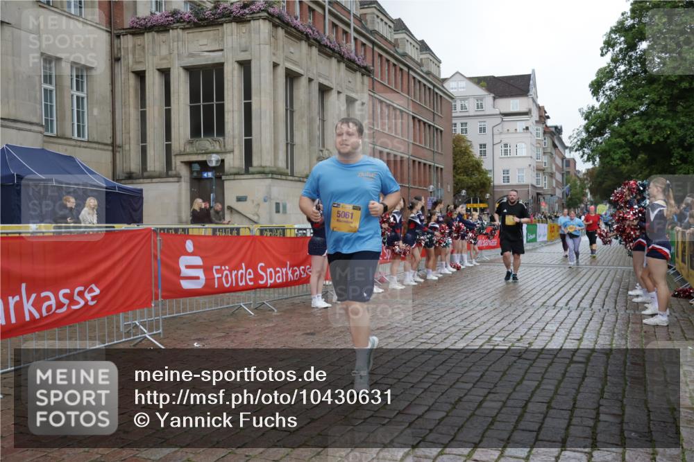 13.09.2026 - Kiel Lauf Yannick Fuchs http://msf.ph/oto/10430631 13.09.2026 11:13:33 Ziel 328, 2290, 2607, 4299, 8492, 9787, 9860, 11210, 12234, 2696, 3882, 5061, 5472, 6237, 10432, 11369, 11666, 4575, 8831, 9552, 9553, 10660, 1168, 3622, 5061, 7065 meine-sportfotos.de
