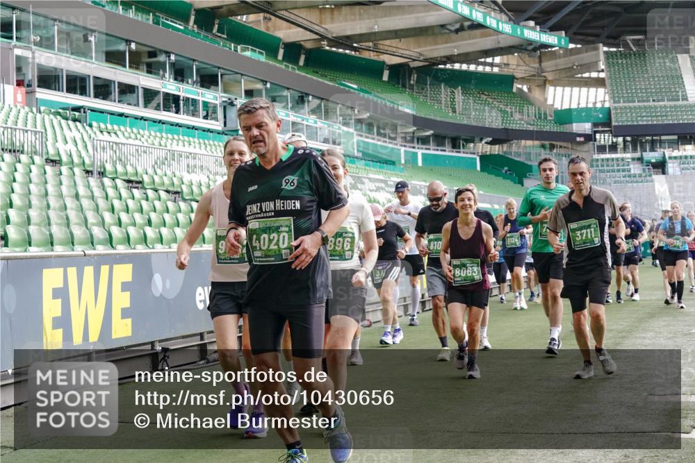 13.09.2026 - 21. swb-Marathon Bremen Michael Burmester http://msf.ph/oto/10430656 13.09.2026 13:28:07 Laufen im Stadion 111, 186, 220, 357, 364, 478, 597, 726, 829, 888, 925, 1079, 1220, 1298, 1325, 1412, 1496, 1608, 1700, 1741, 1769, 1777, 1958, 1961, 1984, 2236, 2309, 2365, 2388, 2404, 2472, 2502, 2507, 2542, 2574, 2582, 2593, 2725, 2743, 2748, 2868, 2875, 2876, 2923, 2991, 3045, 3050, 3061, 3073, 3154, 3184, 3219, 3540, 3589, 3592, 3595, 3678, 3694, 3756, 3798, 3826, 3853, 3885, 3907, 3978, 3987, 4108, 4238, 4457, 4660 meine-sportfotos.de