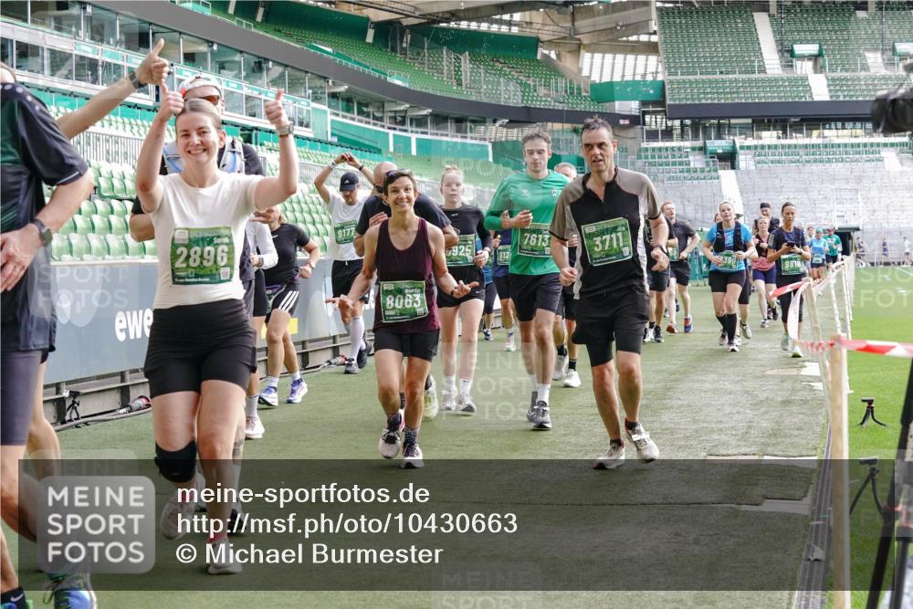 13.09.2026 - 21. swb-Marathon Bremen Michael Burmester http://msf.ph/oto/10430663 13.09.2026 13:28:07 Laufen im Stadion 111, 186, 220, 357, 364, 478, 597, 726, 829, 888, 925, 1079, 1220, 1298, 1325, 1412, 1496, 1608, 1700, 1741, 1769, 1777, 1958, 1961, 1984, 2236, 2309, 2365, 2388, 2404, 2472, 2502, 2507, 2542, 2574, 2582, 2593, 2725, 2743, 2748, 2868, 2875, 2876, 2923, 2991, 3045, 3050, 3061, 3073, 3154, 3184, 3219, 3540, 3589, 3592, 3595, 3678, 3694, 3756, 3798, 3826, 3853, 3885, 3907, 3978, 3987, 4108, 4238, 4457, 4660 meine-sportfotos.de