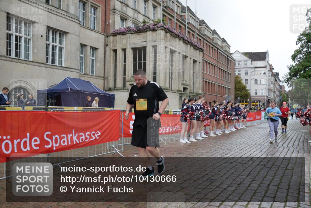 13.09.2026 - Kiel Lauf Yannick Fuchs http://msf.ph/oto/10430666 13.09.2026 11:13:37 Ziel 328, 2290, 2607, 4299, 8492, 9787, 9860, 10660, 11210, 12234, 2290, 2696, 3882, 5472, 6237, 10432, 11369, 11666, 12234, 4575, 8831, 9552, 9553, 5061, 11369 meine-sportfotos.de