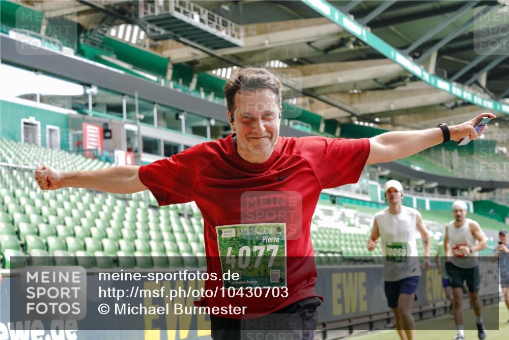 13.09.2026 - 21. swb-Marathon Bremen Michael Burmester http://msf.ph/oto/10430703 13.09.2026 13:03:55 Laufen im Stadion 209, 210, 488, 534, 565, 596, 725, 762, 881, 940, 1014, 1343, 1373, 1456, 1458, 1460, 1479, 1611, 1649, 1653, 1771, 2223, 2276, 2364, 2369, 2421, 2430, 2434, 2452, 2513, 2625, 2779, 2851, 2872, 2891, 2900, 2910, 2934, 2957, 2977, 3028, 3114, 3135, 3217, 3258, 3360, 3402, 3419, 3425, 3454, 3460, 3496, 3510, 3521, 3576, 3579, 3585, 3597, 3618, 3796, 3846, 3859, 3893, 3909, 3938, 3970, 3983, 4077, 4133, 4558, 242 meine-sportfotos.de