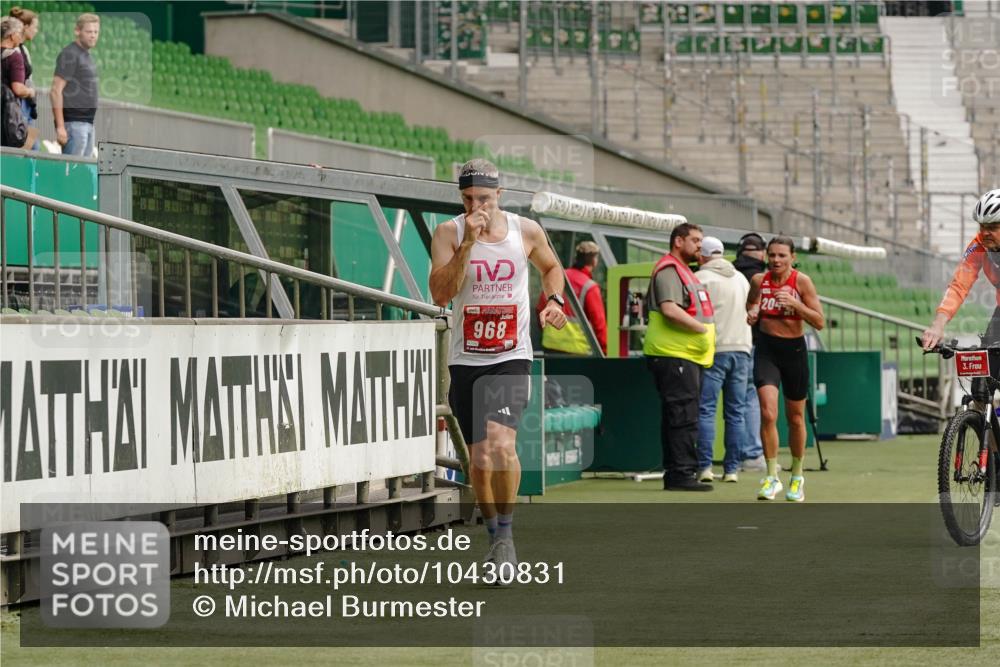 13.09.2026 - 21. swb-Marathon Bremen Michael Burmester http://msf.ph/oto/10430831 13.09.2026 12:25:22 Laufen im Stadion 149, 289, 447, 814, 968, 1187, 1313, 1544, 1840, 2044, 2143, 236, 642, 1957 meine-sportfotos.de
