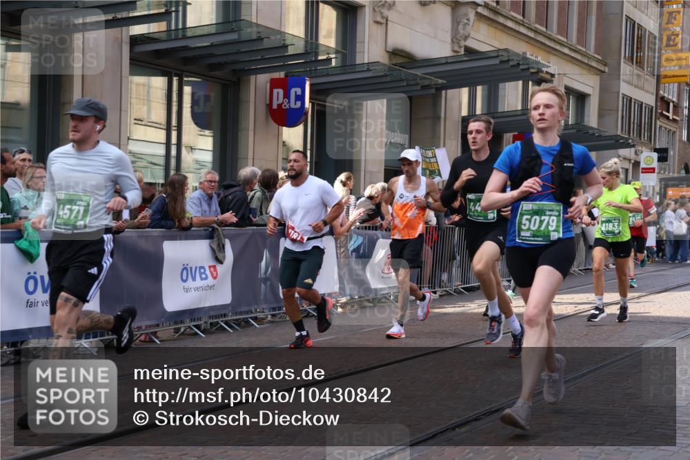 13.09.2026 - 21. swb-Marathon Bremen Strokosch-Dieckow http://msf.ph/oto/10430842 13.09.2026 13:10:45 Ziel 335, 384, 697, 1349, 2021, 2087, 2759, 3440, 3448, 3484, 3647, 4023, 4429, 4475, 4571, 5079, 5168, 5314, 6471, 6657, 7115, 7136, 8183, 8474, 9410, 9618, 9622, 9762, 384, 640, 1181, 1277, 1385, 1498, 1554, 2347, 2605, 4727, 5066, 5152, 5155, 5168, 5387, 5620, 5648, 6267, 7115, 7881, 9659, 13248 meine-sportfotos.de