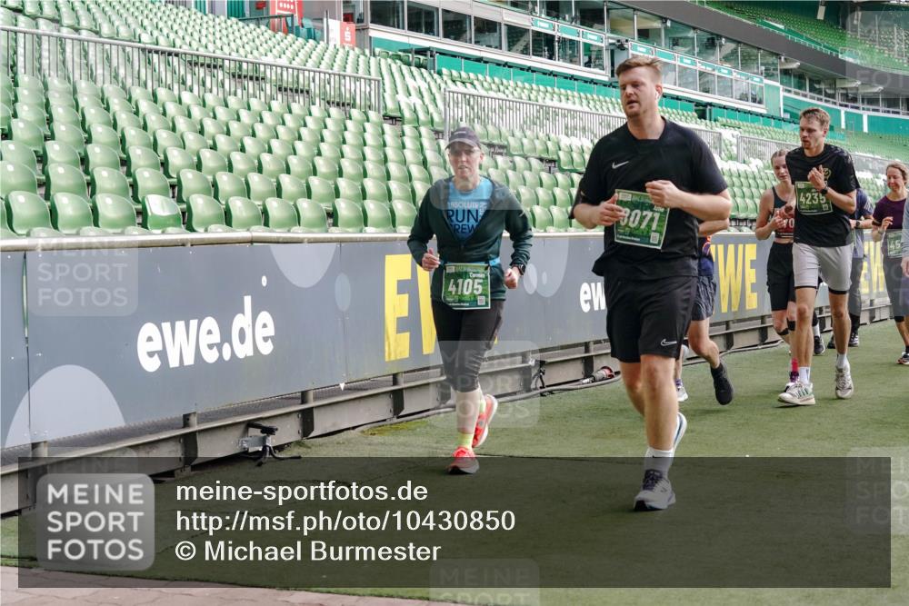 13.09.2026 - 21. swb-Marathon Bremen Michael Burmester http://msf.ph/oto/10430850 13.09.2026 13:28:24 Laufen im Stadion 111, 186, 220, 357, 364, 422, 476, 478, 597, 685, 726, 729, 829, 888, 925, 986, 1079, 1220, 1298, 1325, 1384, 1412, 1496, 1608, 1615, 1741, 1769, 1777, 1958, 1961, 1984, 2236, 2326, 2365, 2404, 2472, 2502, 2507, 2574, 2593, 2725, 2743, 2748, 2862, 2868, 2875, 2876, 2923, 2924, 2991, 3020, 3045, 3050, 3061, 3073, 3154, 3184, 3219, 3238, 3274, 3321, 3361, 3589, 3592, 3594, 3595, 3678, 3694, 3755, 3756, 3798, 3826, 3853, 3885, 3907, 3953, 3978, 3987, 4108, 4238, 4457, 4660 meine-sportfotos.de