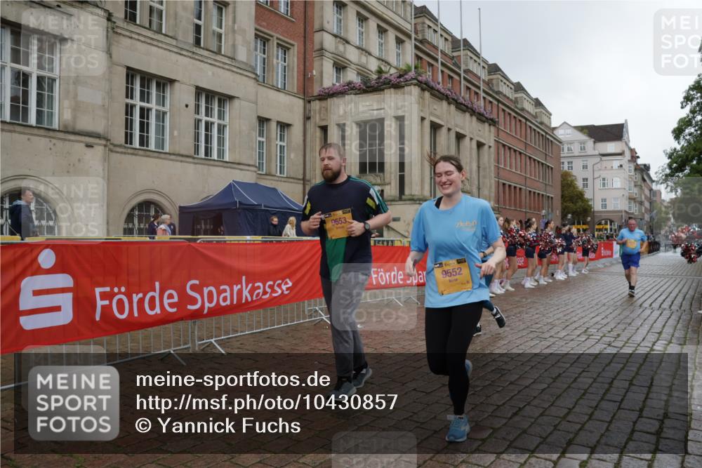 13.09.2026 - Kiel Lauf Yannick Fuchs http://msf.ph/oto/10430857 13.09.2026 11:14:18 Ziel 397, 489, 3278, 5478, 9272, 9873, 489, 4575, 8831, 9552, 9553, 9873, 270, 283, 1338, 1339, 2520, 6378, 6783, 6806, 7787, 7998, 10278, 8831, 9552, 9553, 9787, 10660 meine-sportfotos.de