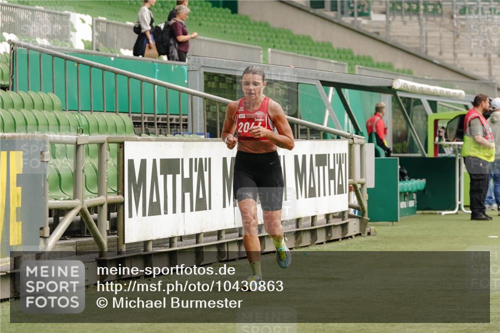 13.09.2026 - 21. swb-Marathon Bremen Michael Burmester http://msf.ph/oto/10430863 13.09.2026 12:25:29 Laufen im Stadion 149, 447, 814, 875, 968, 1187, 1313, 1544, 1840, 2044, 2143, 236, 642, 1957 meine-sportfotos.de