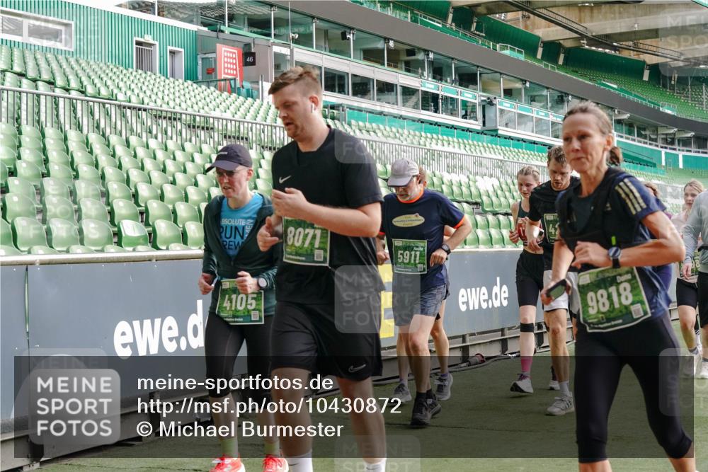 13.09.2026 - 21. swb-Marathon Bremen Michael Burmester http://msf.ph/oto/10430872 13.09.2026 13:28:25 Laufen im Stadion 111, 186, 220, 357, 364, 422, 476, 478, 597, 685, 726, 729, 829, 888, 925, 986, 1079, 1220, 1298, 1325, 1384, 1412, 1496, 1608, 1615, 1741, 1769, 1777, 1958, 1961, 1984, 2236, 2326, 2365, 2404, 2472, 2502, 2507, 2574, 2593, 2725, 2743, 2748, 2862, 2868, 2875, 2876, 2923, 2924, 2991, 3020, 3045, 3050, 3061, 3073, 3154, 3184, 3219, 3238, 3274, 3321, 3361, 3589, 3592, 3594, 3595, 3678, 3694, 3755, 3756, 3798, 3826, 3853, 3885, 3907, 3953, 3971, 3978, 3987, 4108, 4238, 4457, 4660 meine-sportfotos.de
