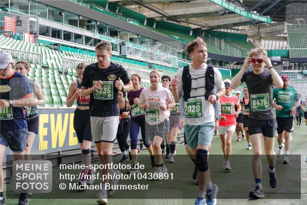 13.09.2026 - 21. swb-Marathon Bremen Michael Burmester http://msf.ph/oto/10430891 13.09.2026 13:28:26 Laufen im Stadion 111, 186, 220, 357, 364, 422, 476, 478, 597, 685, 726, 729, 829, 888, 925, 986, 1079, 1220, 1298, 1325, 1384, 1412, 1496, 1608, 1615, 1741, 1769, 1777, 1958, 1961, 1984, 2236, 2326, 2365, 2404, 2472, 2502, 2507, 2574, 2593, 2725, 2743, 2748, 2862, 2868, 2875, 2876, 2923, 2924, 2991, 3020, 3045, 3050, 3061, 3073, 3154, 3184, 3219, 3238, 3274, 3321, 3361, 3589, 3592, 3594, 3595, 3678, 3694, 3755, 3756, 3798, 3826, 3853, 3885, 3907, 3953, 3971, 3978, 3987, 4108, 4238, 4457, 4660 meine-sportfotos.de