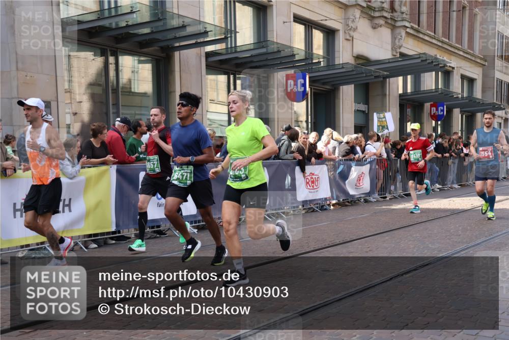 13.09.2026 - 21. swb-Marathon Bremen Strokosch-Dieckow http://msf.ph/oto/10430903 13.09.2026 13:10:47 Ziel 335, 697, 1349, 2021, 2087, 2759, 3440, 3448, 3484, 3647, 4023, 4429, 4475, 4571, 5079, 6471, 6657, 7136, 8183, 8474, 9410, 9618, 9622, 9762, 384, 640, 1181, 1385, 1498, 1554, 2347, 2605, 4023, 4727, 5066, 5152, 5155, 5168, 5314, 5387, 5620, 5648, 6267, 7115, 7136, 7881, 9659, 13248 meine-sportfotos.de
