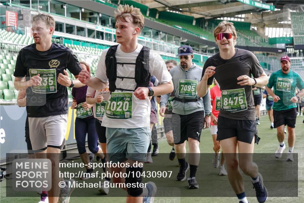 13.09.2026 - 21. swb-Marathon Bremen Michael Burmester http://msf.ph/oto/10430907 13.09.2026 13:28:27 Laufen im Stadion 111, 186, 220, 357, 364, 422, 476, 478, 597, 685, 726, 729, 829, 888, 925, 986, 1079, 1220, 1298, 1325, 1384, 1412, 1496, 1608, 1615, 1741, 1769, 1777, 1958, 1961, 1984, 2236, 2326, 2365, 2472, 2502, 2507, 2574, 2593, 2725, 2743, 2748, 2862, 2868, 2875, 2876, 2923, 2924, 2991, 3020, 3045, 3050, 3061, 3073, 3154, 3184, 3219, 3238, 3274, 3321, 3361, 3589, 3592, 3594, 3595, 3678, 3694, 3755, 3756, 3798, 3826, 3853, 3885, 3907, 3953, 3965, 3971, 3978, 3987, 4108, 4238, 4457, 4660 meine-sportfotos.de