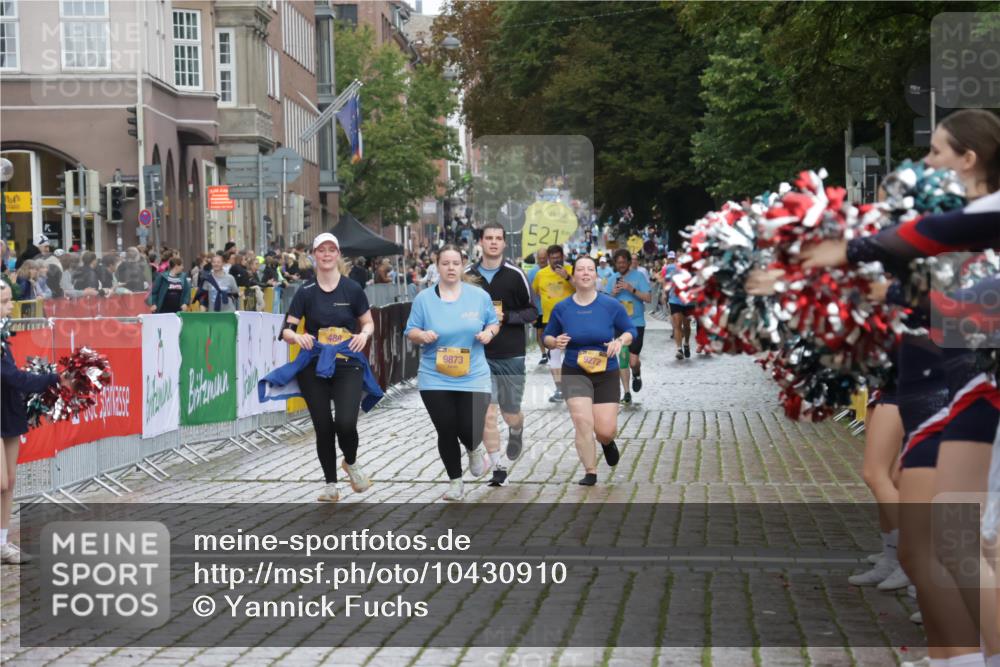 13.09.2026 - Kiel Lauf Yannick Fuchs http://msf.ph/oto/10430910 13.09.2026 11:14:33 Ziel 270, 283, 1338, 1339, 2520, 6378, 6783, 6806, 7787, 7998, 10278, 397, 489, 3278, 5478, 9272, 9873, 3706, 3707, 3708, 5601, 6905, 9273, 11482 meine-sportfotos.de
