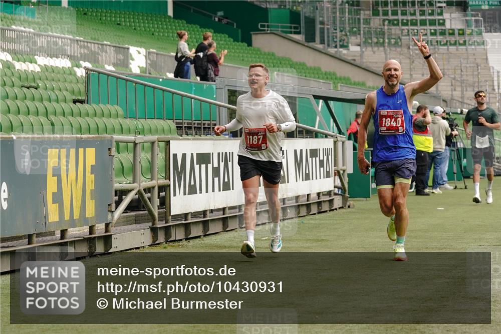 13.09.2026 - 21. swb-Marathon Bremen Michael Burmester http://msf.ph/oto/10430931 13.09.2026 12:25:49 Laufen im Stadion 206, 322, 447, 814, 841, 875, 968, 1187, 1313, 1544, 1840, 2044, 2143, 129, 236, 642 meine-sportfotos.de