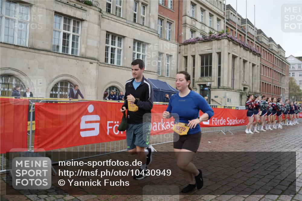 13.09.2026 - Kiel Lauf Yannick Fuchs http://msf.ph/oto/10430949 13.09.2026 11:14:44 Ziel 3706, 3707, 3708, 5601, 6378, 6783, 6905, 7787, 11482, 270, 283, 397, 1338, 1339, 2520, 3278, 5478, 6806, 7998, 9272, 10278, 9273, 10116, 10124, 397, 489, 9272, 9873 meine-sportfotos.de