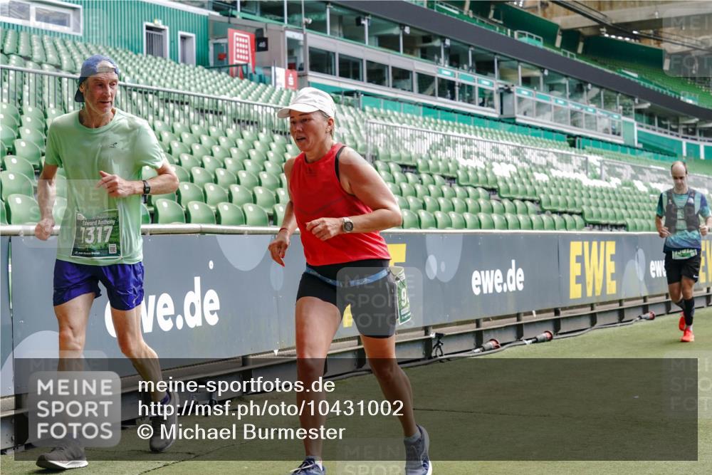 13.09.2026 - 21. swb-Marathon Bremen Michael Burmester http://msf.ph/oto/10431002 13.09.2026 13:04:01 Laufen im Stadion 209, 210, 488, 534, 565, 596, 725, 762, 881, 940, 1014, 1343, 1373, 1456, 1458, 1460, 1479, 1611, 1649, 1653, 1687, 1771, 2223, 2276, 2364, 2369, 2421, 2430, 2434, 2452, 2513, 2625, 2779, 2851, 2867, 2872, 2891, 2900, 2910, 2919, 2934, 2957, 2977, 3028, 3114, 3135, 3217, 3258, 3360, 3402, 3419, 3425, 3454, 3460, 3496, 3510, 3521, 3576, 3579, 3585, 3597, 3618, 3796, 3846, 3859, 3909, 3938, 3970, 3983, 4077, 4133, 242 meine-sportfotos.de