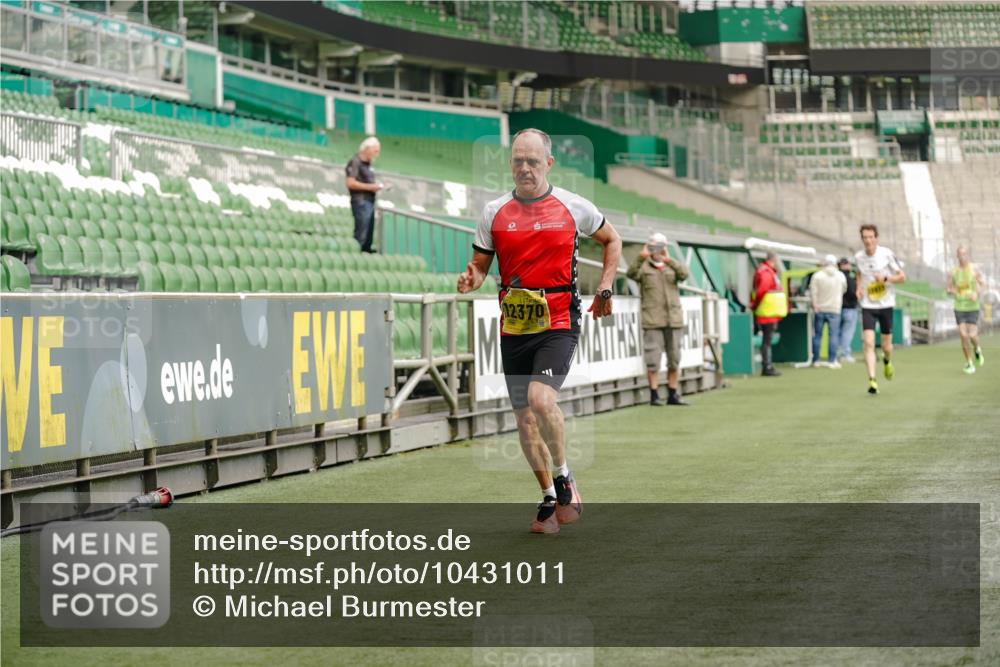 13.09.2026 - 21. swb-Marathon Bremen Michael Burmester http://msf.ph/oto/10431011 13.09.2026 10:22:12 Laufen im Stadion 10244, 10302, 10441, 10926, 10961, 11083, 11142, 11227, 11338, 11454, 11619, 11738, 11854, 11916, 11944, 12003, 12209, 12370, 12395, 12456, 12513, 12520, 12538, 13507, 13513, 13514, 13519, 13535, 13539, 13548, 13551, 13553, 13559, 13568, 13575, 13584, 13587, 13606, 13608, 13616, 13636, 13641, 10366, 10475, 11481, 11652, 12457, 12458, 13504, 13530, 13533, 13534, 13536, 13541, 13543, 13554, 13564 meine-sportfotos.de