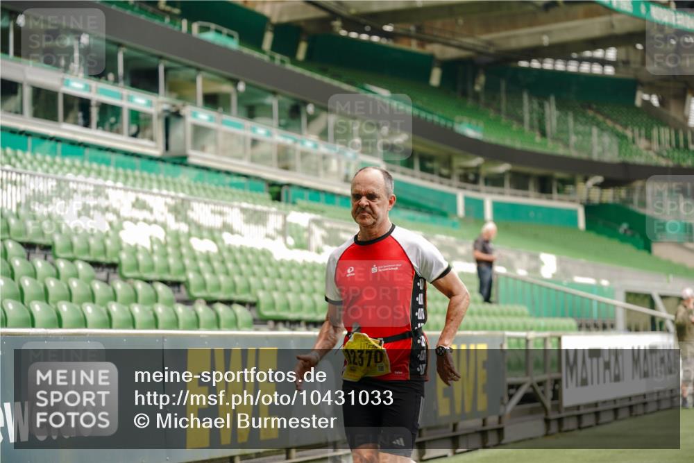 13.09.2026 - 21. swb-Marathon Bremen Michael Burmester http://msf.ph/oto/10431033 13.09.2026 10:22:13 Laufen im Stadion 10244, 10302, 10441, 10926, 10961, 11083, 11142, 11227, 11338, 11454, 11619, 11738, 11854, 11916, 11944, 12003, 12209, 12370, 12395, 12456, 12513, 12520, 12538, 13507, 13513, 13519, 13535, 13539, 13548, 13551, 13553, 13559, 13568, 13575, 13584, 13587, 13606, 13608, 13616, 13636, 13641, 10366, 10475, 11481, 11652, 12457, 12458, 13504, 13530, 13533, 13534, 13536, 13541, 13543, 13554, 13564 meine-sportfotos.de