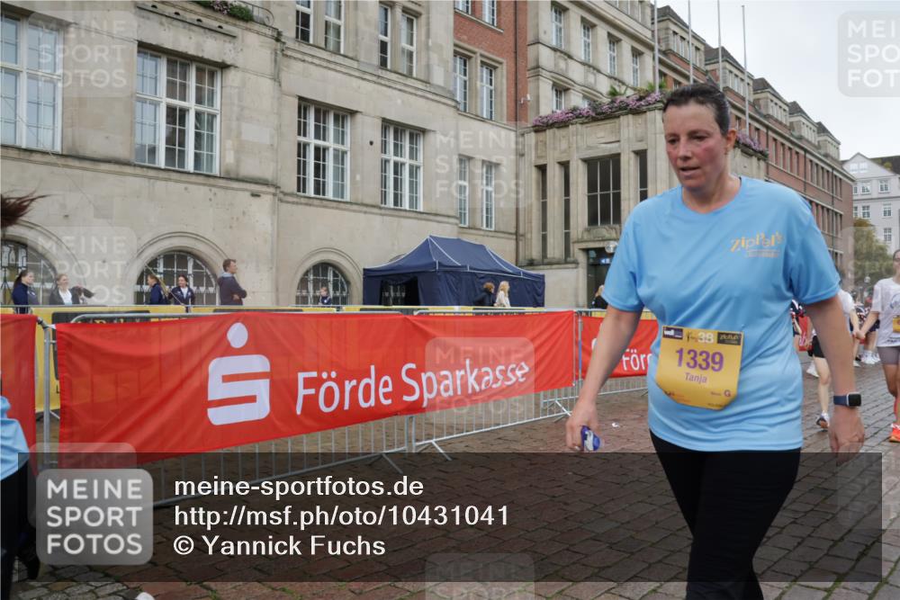 13.09.2026 - Kiel Lauf Yannick Fuchs http://msf.ph/oto/10431041 13.09.2026 11:15:04 Ziel 2092, 10116, 10124, 270, 283, 1339, 2520, 3706, 3707, 3708, 5601, 6378, 6783, 6806, 6905, 7787, 7998, 9273, 10278, 11482, 155, 2401, 270, 283, 1338, 1339, 2520, 6806, 7998, 10278 meine-sportfotos.de