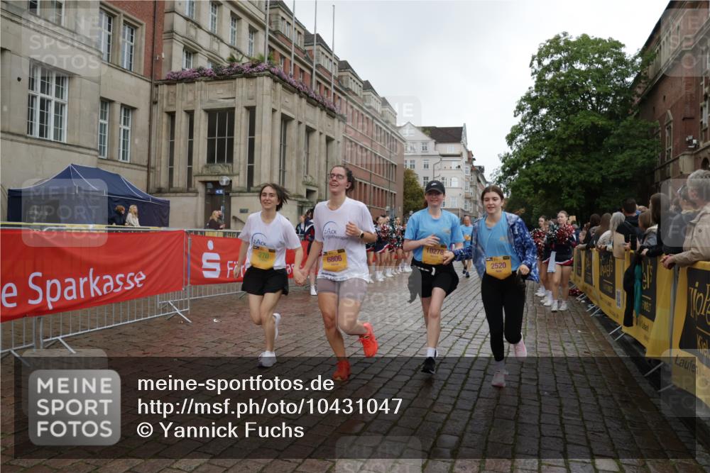 13.09.2026 - Kiel Lauf Yannick Fuchs http://msf.ph/oto/10431047 13.09.2026 11:15:05 Ziel 2092, 10116, 10124, 270, 2520, 3706, 3707, 3708, 5601, 6378, 6783, 6806, 6905, 7787, 9273, 10278, 11482, 155, 2401, 270, 283, 1338, 1339, 2520, 6806, 7998, 10278 meine-sportfotos.de