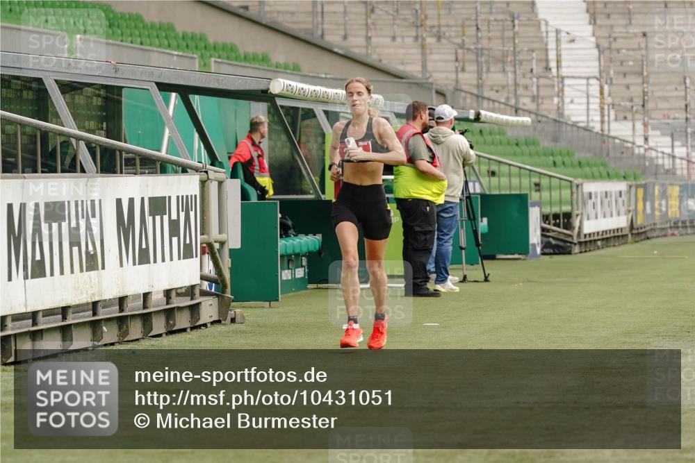 13.09.2026 - 21. swb-Marathon Bremen Michael Burmester http://msf.ph/oto/10431051 13.09.2026 12:26:07 Laufen im Stadion 206, 322, 447, 814, 841, 875, 968, 1187, 1313, 1544, 1840, 2044, 2143, 129, 236, 1567 meine-sportfotos.de