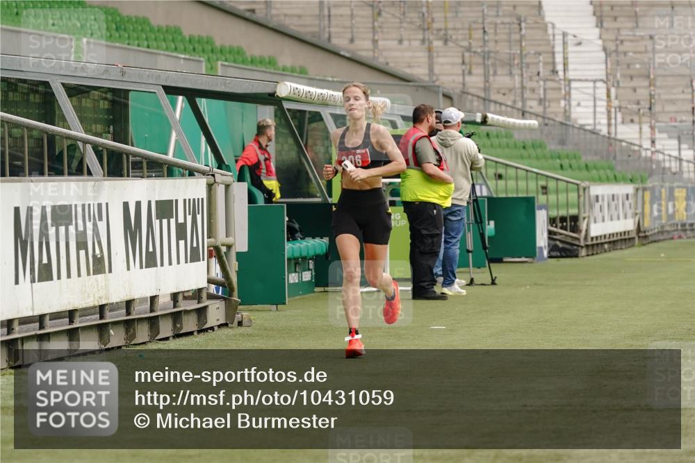 13.09.2026 - 21. swb-Marathon Bremen Michael Burmester http://msf.ph/oto/10431059 13.09.2026 12:26:08 Laufen im Stadion 206, 322, 447, 814, 841, 875, 968, 1187, 1313, 1544, 1840, 2044, 2143, 129, 236, 1567 meine-sportfotos.de