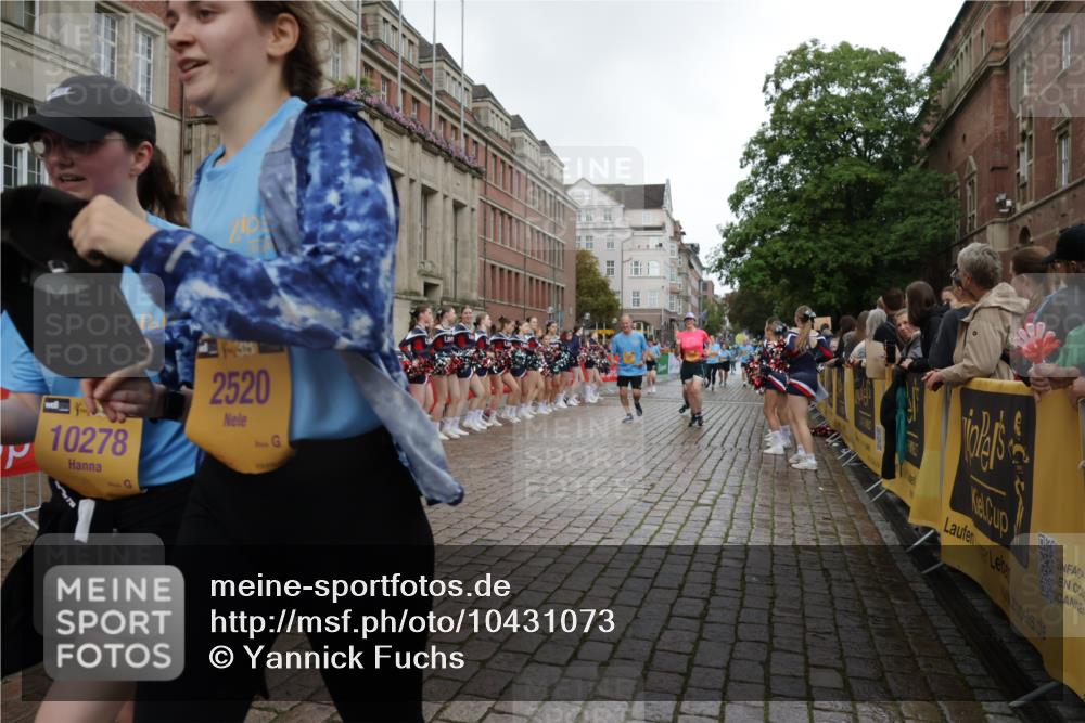 13.09.2026 - Kiel Lauf Yannick Fuchs http://msf.ph/oto/10431073 13.09.2026 11:15:06 Ziel 2092, 10116, 10124, 270, 2520, 3706, 3707, 3708, 5601, 6378, 6783, 6806, 6905, 7787, 9273, 10278, 11482, 155, 2401, 5327, 11871, 270, 283, 1338, 1339, 2520, 6806, 7998, 10278 meine-sportfotos.de