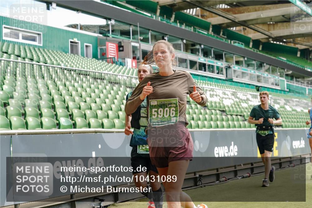 13.09.2026 - 21. swb-Marathon Bremen Michael Burmester http://msf.ph/oto/10431089 13.09.2026 13:04:04 Laufen im Stadion 178, 209, 210, 488, 534, 565, 596, 725, 762, 881, 940, 1014, 1239, 1343, 1373, 1456, 1458, 1460, 1479, 1611, 1649, 1653, 1687, 1771, 2223, 2276, 2364, 2369, 2421, 2430, 2434, 2452, 2513, 2625, 2779, 2851, 2867, 2872, 2891, 2900, 2910, 2919, 2934, 2957, 2977, 3028, 3114, 3135, 3217, 3258, 3360, 3402, 3419, 3425, 3454, 3460, 3496, 3510, 3521, 3576, 3579, 3585, 3597, 3618, 3796, 3846, 3859, 3909, 3938, 3970, 3983, 4077, 4133, 242 meine-sportfotos.de
