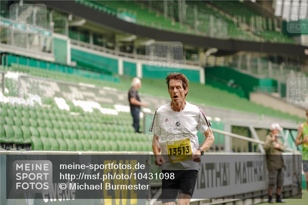 13.09.2026 - 21. swb-Marathon Bremen Michael Burmester http://msf.ph/oto/10431098 13.09.2026 10:22:18 Laufen im Stadion 10244, 10302, 10441, 10575, 10926, 10961, 11083, 11127, 11142, 11227, 11338, 11454, 11619, 11738, 11854, 11916, 11944, 12003, 12209, 12370, 12395, 12456, 12513, 12520, 12538, 13507, 13513, 13519, 13535, 13539, 13548, 13551, 13553, 13559, 13568, 13575, 13584, 13587, 13606, 13608, 13616, 13636, 13641, 10366, 10475, 11481, 11652, 12457, 12458, 13504, 13530, 13533, 13534, 13536, 13541, 13543, 13554, 13564 meine-sportfotos.de