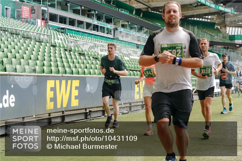 13.09.2026 - 21. swb-Marathon Bremen Michael Burmester http://msf.ph/oto/10431109 13.09.2026 13:04:05 Laufen im Stadion 178, 209, 210, 488, 534, 565, 596, 725, 762, 881, 940, 1014, 1239, 1343, 1373, 1456, 1458, 1460, 1479, 1611, 1649, 1653, 1687, 1771, 2223, 2276, 2364, 2369, 2421, 2430, 2434, 2452, 2513, 2625, 2723, 2779, 2851, 2867, 2872, 2891, 2900, 2910, 2919, 2934, 2957, 2977, 3028, 3114, 3135, 3217, 3258, 3360, 3402, 3419, 3425, 3454, 3460, 3496, 3510, 3521, 3576, 3579, 3585, 3597, 3618, 3796, 3846, 3859, 3909, 3938, 3970, 3983, 4077, 4133, 242 meine-sportfotos.de