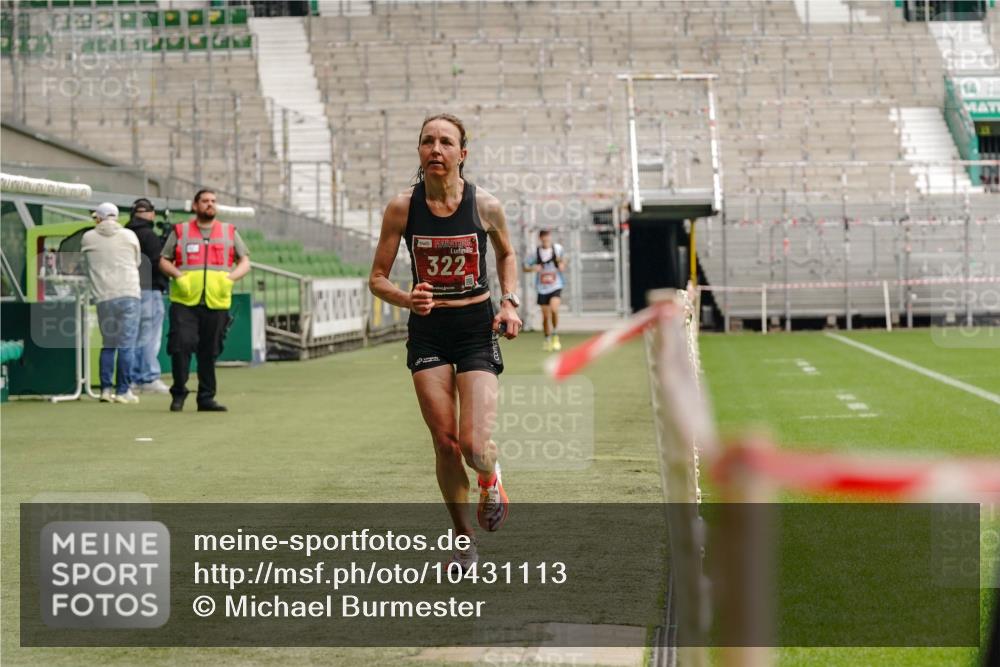 13.09.2026 - 21. swb-Marathon Bremen Michael Burmester http://msf.ph/oto/10431113 13.09.2026 12:26:17 Laufen im Stadion 206, 238, 322, 447, 814, 841, 875, 968, 1187, 1313, 1840, 2044, 2143, 129, 236, 798, 1567 meine-sportfotos.de