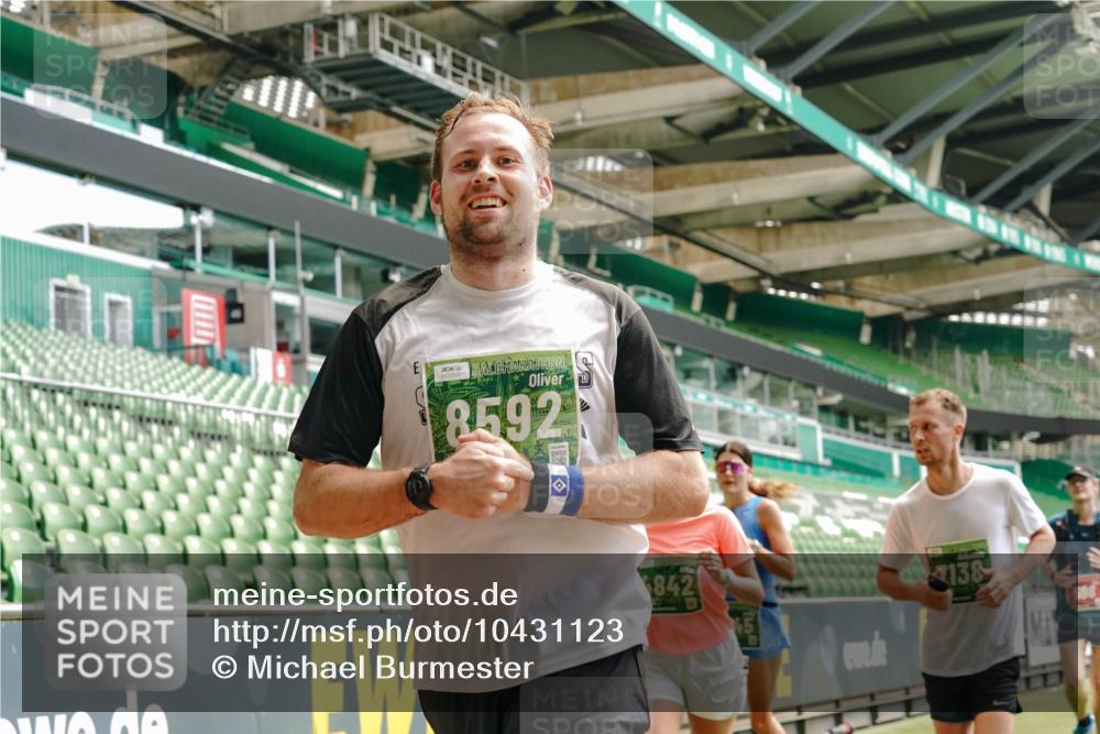 13.09.2026 - 21. swb-Marathon Bremen Michael Burmester http://msf.ph/oto/10431123 13.09.2026 13:04:06 Laufen im Stadion 178, 209, 210, 488, 534, 565, 596, 725, 762, 881, 940, 1014, 1239, 1343, 1373, 1456, 1458, 1460, 1479, 1611, 1649, 1653, 1687, 1771, 2223, 2276, 2364, 2369, 2421, 2430, 2434, 2452, 2513, 2625, 2723, 2779, 2851, 2867, 2872, 2891, 2900, 2910, 2919, 2934, 2957, 2977, 3028, 3114, 3135, 3217, 3320, 3360, 3402, 3419, 3425, 3454, 3460, 3496, 3510, 3521, 3576, 3579, 3585, 3597, 3618, 3796, 3846, 3859, 3909, 3938, 3970, 3983, 4077, 4133, 242 meine-sportfotos.de
