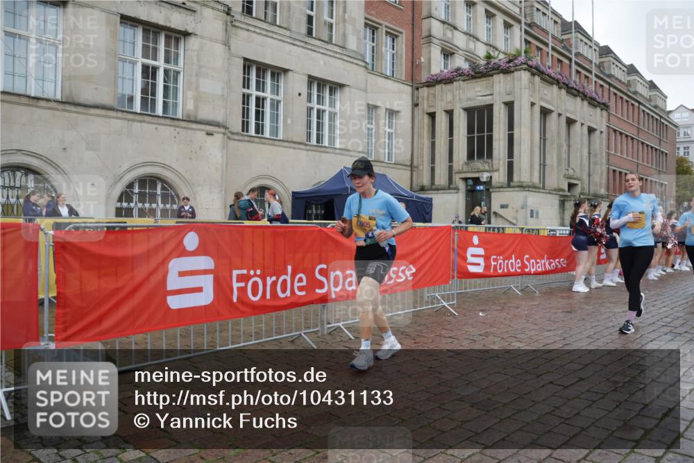 13.09.2026 - Kiel Lauf Yannick Fuchs http://msf.ph/oto/10431133 13.09.2026 11:15:15 Ziel 2092, 2401, 3706, 3707, 3708, 5601, 6905, 9273, 10116, 10124, 11482, 155, 1246, 3087, 5327, 11871, 12831, 12832, 12833, 12834, 3706, 6378, 6783, 6905, 7787 meine-sportfotos.de