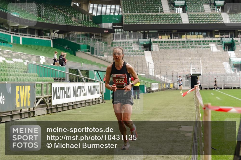 13.09.2026 - 21. swb-Marathon Bremen Michael Burmester http://msf.ph/oto/10431135 13.09.2026 12:26:20 Laufen im Stadion 206, 238, 322, 447, 814, 841, 875, 968, 1187, 1313, 1840, 2044, 2143, 129, 236, 798, 1567 meine-sportfotos.de