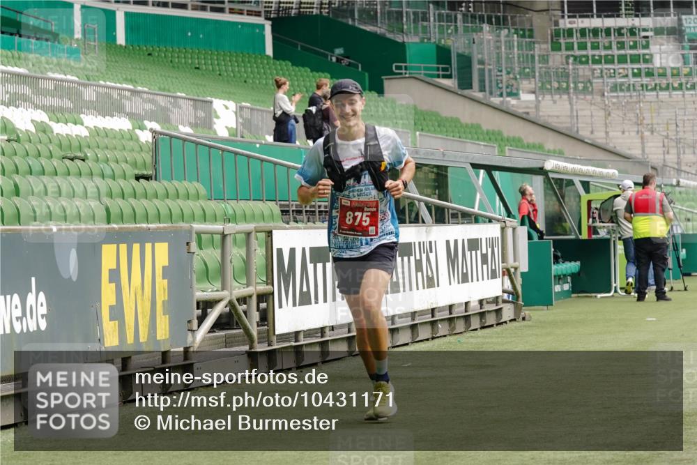 13.09.2026 - 21. swb-Marathon Bremen Michael Burmester http://msf.ph/oto/10431171 13.09.2026 12:26:38 Laufen im Stadion 103, 206, 238, 322, 447, 841, 875, 968, 1187, 1840, 2032, 2044, 2143, 129, 236, 289, 798, 1483, 1490, 1567 meine-sportfotos.de