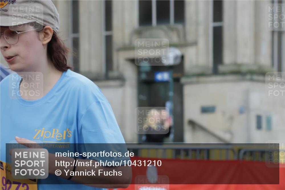 13.09.2026 - Kiel Lauf Yannick Fuchs http://msf.ph/oto/10431210 13.09.2026 11:15:25 Ziel 155, 2401, 5327, 11871, 2092, 9273, 10116, 10124, 1246, 3087, 9175, 12831, 12832, 12833, 12834, 3707, 3708, 5601, 9273, 11482 meine-sportfotos.de