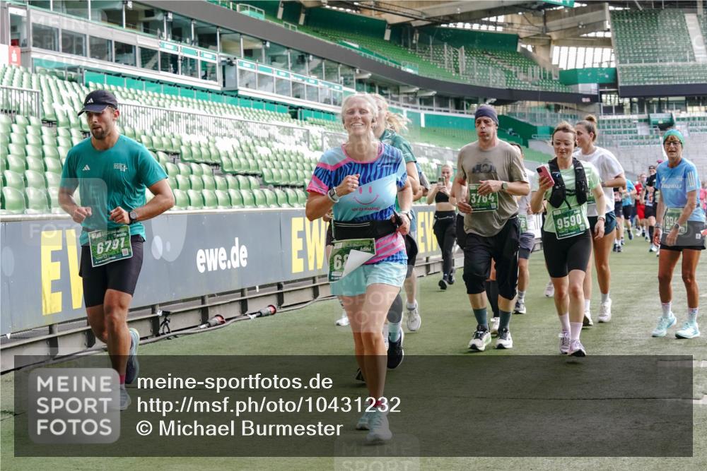 13.09.2026 - 21. swb-Marathon Bremen Michael Burmester http://msf.ph/oto/10431232 13.09.2026 13:28:43 Laufen im Stadion 111, 220, 357, 422, 476, 478, 597, 685, 726, 729, 754, 829, 888, 925, 986, 1079, 1220, 1298, 1325, 1384, 1496, 1608, 1615, 1741, 1769, 1777, 1958, 1961, 1984, 2236, 2326, 2365, 2436, 2472, 2502, 2574, 2593, 2725, 2740, 2743, 2862, 2868, 2876, 2924, 2991, 3020, 3061, 3073, 3129, 3154, 3219, 3238, 3274, 3321, 3361, 3589, 3592, 3594, 3595, 3605, 3678, 3694, 3755, 3758, 3798, 3826, 3853, 3885, 3907, 3953, 3965, 3971, 3978, 3987, 4011, 4108, 4238, 4457, 4660 meine-sportfotos.de